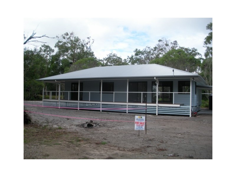 54 COAST RD, Macleay Island QLD 4184
