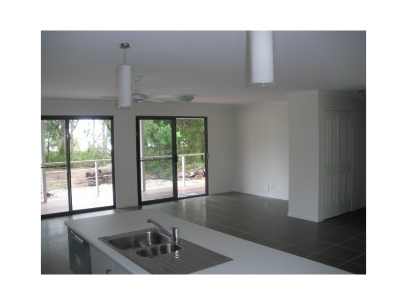 54 COAST RD, Macleay Island QLD 4184