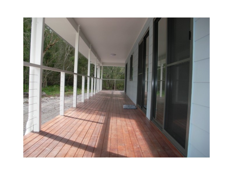 54 COAST RD, Macleay Island QLD 4184