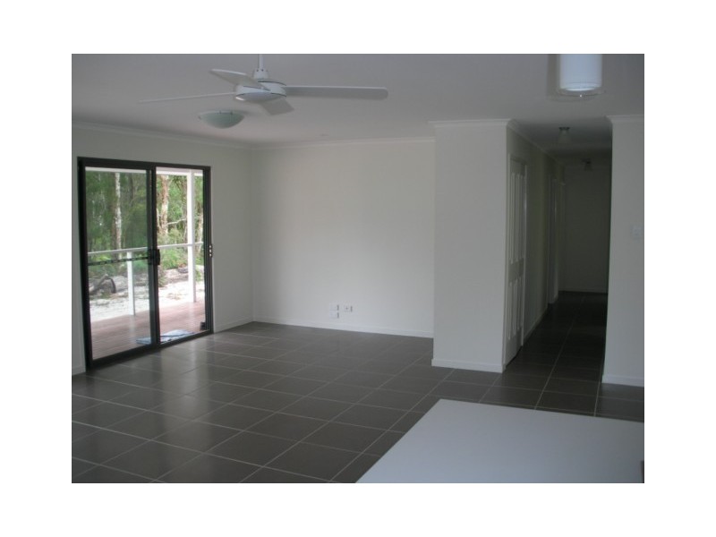 54 COAST RD, Macleay Island QLD 4184