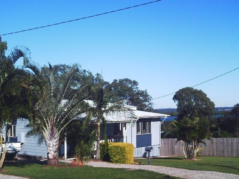 16 Eastbourne St, Macleay Island QLD 4184