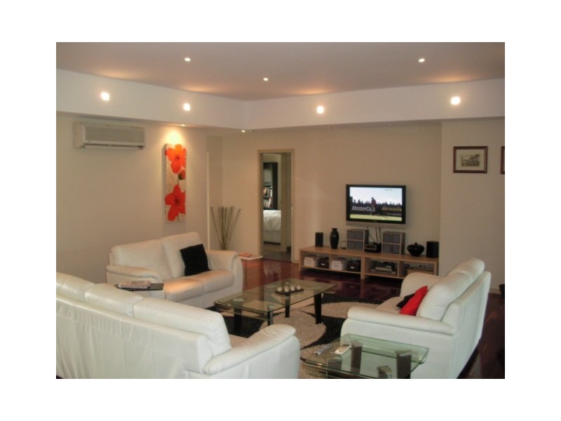 16 Eastbourne St, Macleay Island QLD 4184