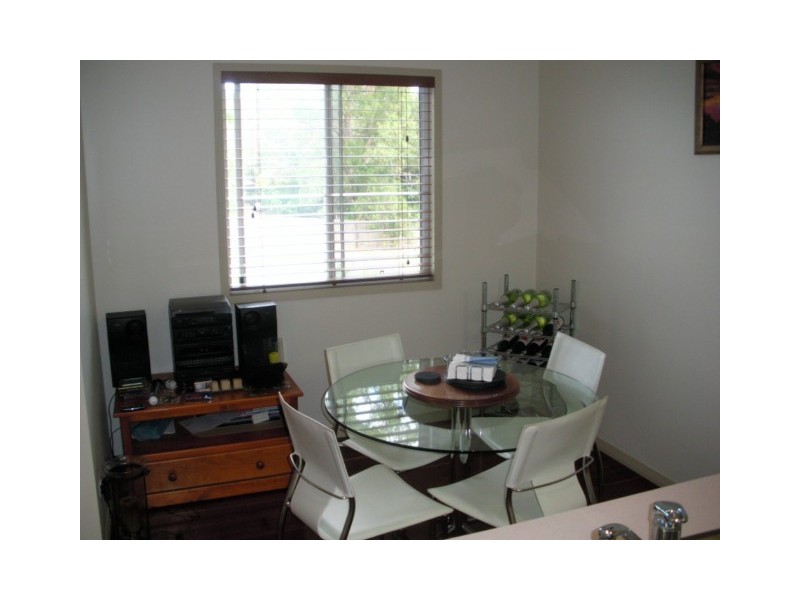 16 Eastbourne St, Macleay Island QLD 4184