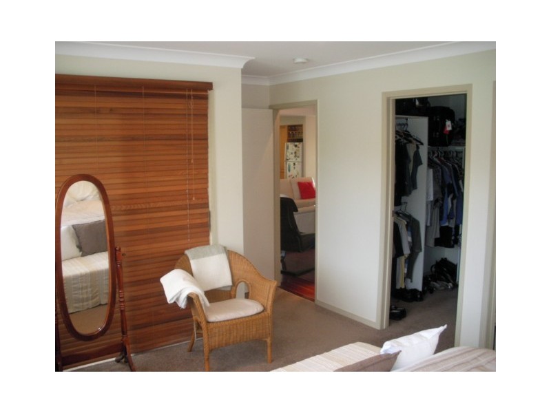 16 Eastbourne St, Macleay Island QLD 4184