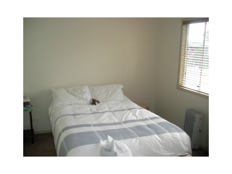 16 Eastbourne St, Macleay Island QLD 4184