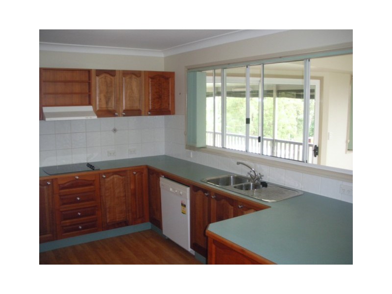 18 EASTBOURNE TCE, Macleay Island QLD 4184