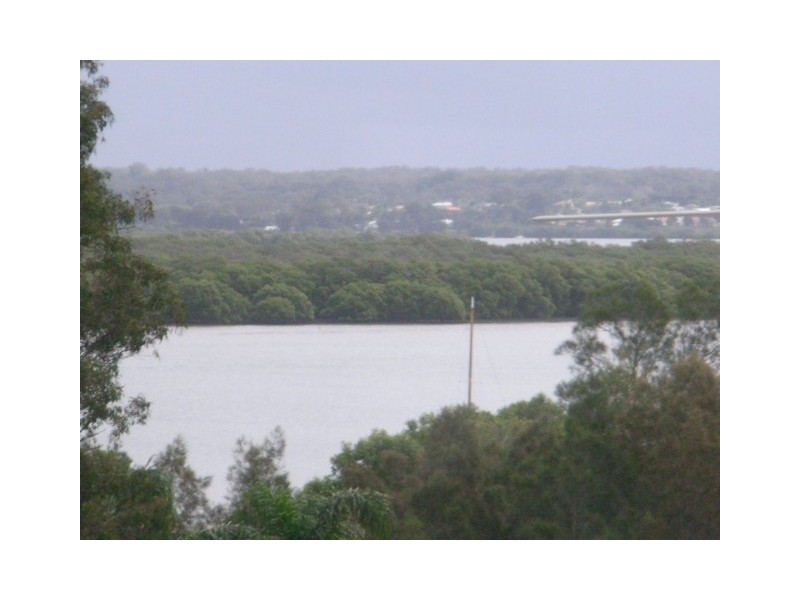 18 EASTBOURNE TCE, Macleay Island QLD 4184