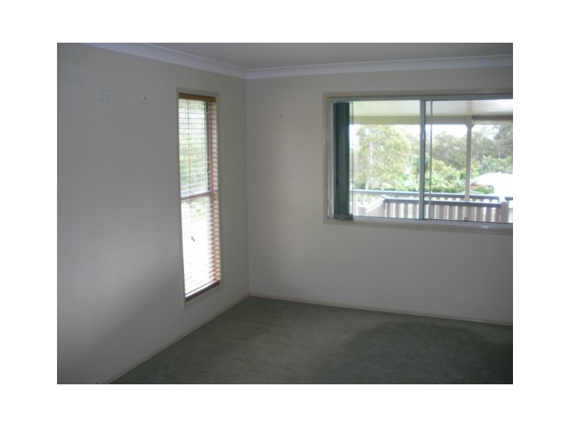 18 EASTBOURNE TCE, Macleay Island QLD 4184