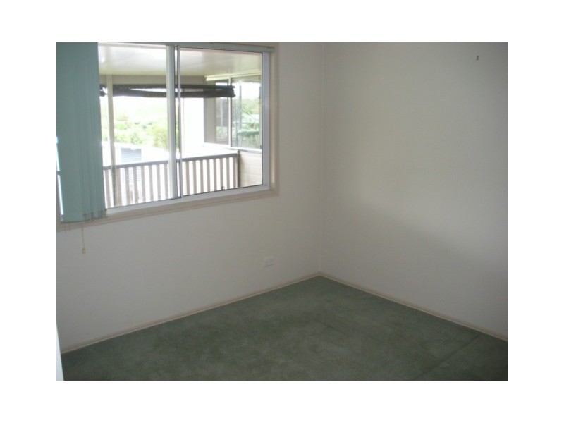 18 EASTBOURNE TCE, Macleay Island QLD 4184