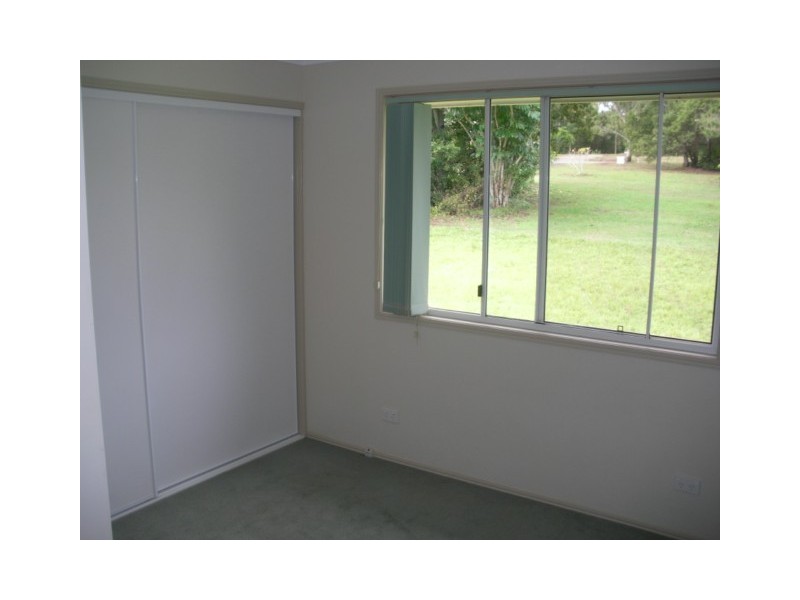 18 EASTBOURNE TCE, Macleay Island QLD 4184