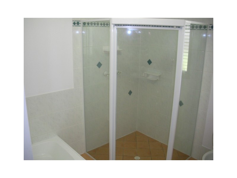 18 EASTBOURNE TCE, Macleay Island QLD 4184
