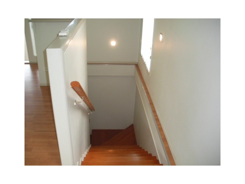 18 EASTBOURNE TCE, Macleay Island QLD 4184