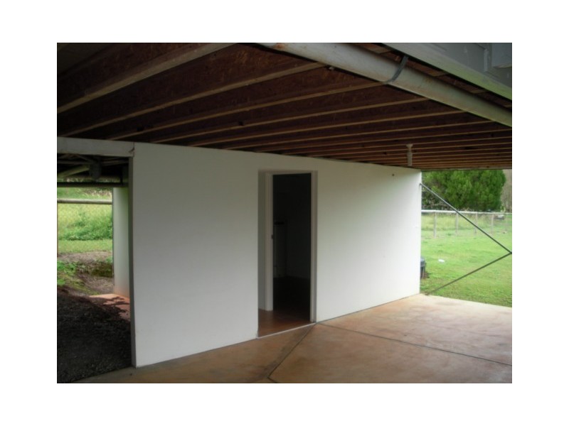 18 EASTBOURNE TCE, Macleay Island QLD 4184