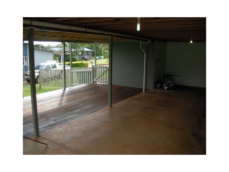 18 EASTBOURNE TCE, Macleay Island QLD 4184