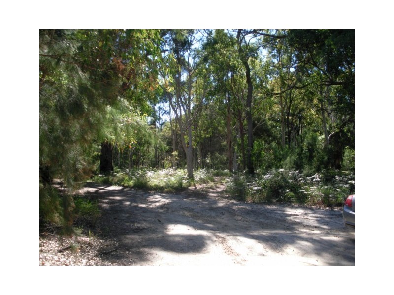 1 NOONDOO ST, Macleay Island QLD 4184