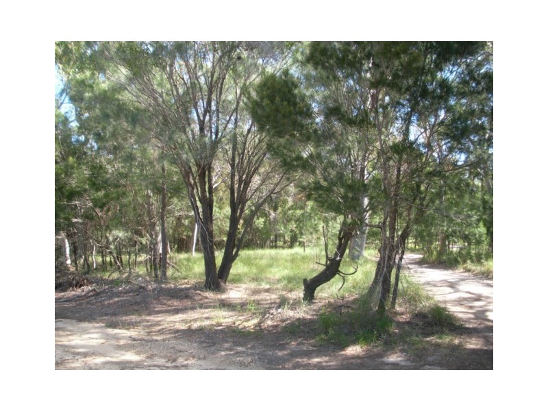 23-25 WAKE ST, Macleay Island QLD 4184