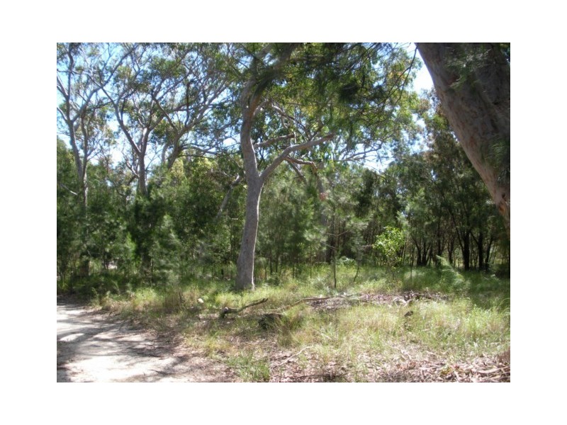 23-25 WAKE ST, Macleay Island QLD 4184
