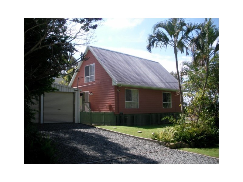 17 KOONWARRA PDE, Macleay Island QLD 4184