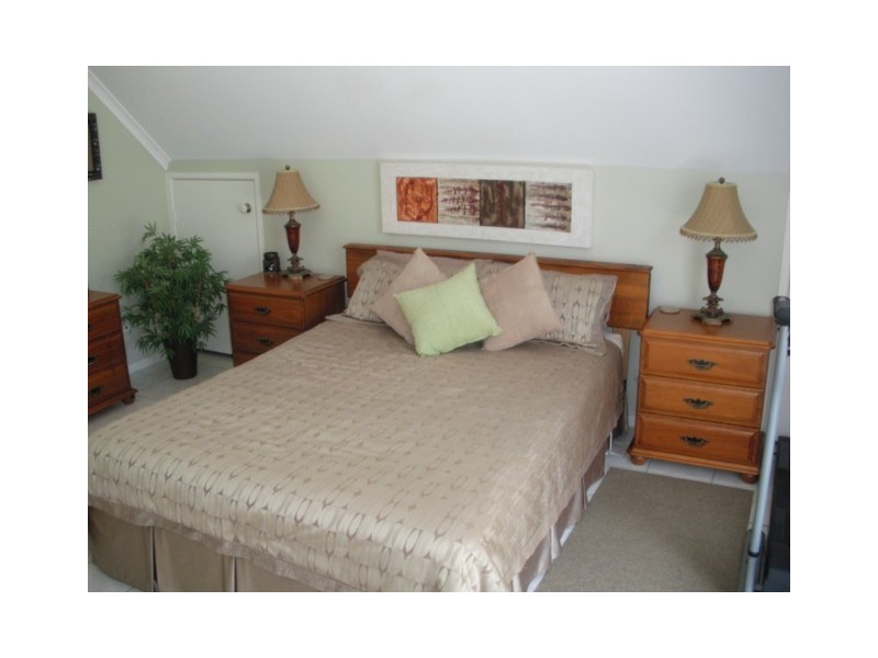 17 KOONWARRA PDE, Macleay Island QLD 4184