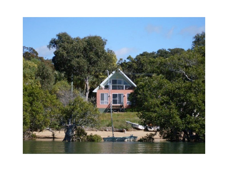 17 KOONWARRA PDE, Macleay Island QLD 4184