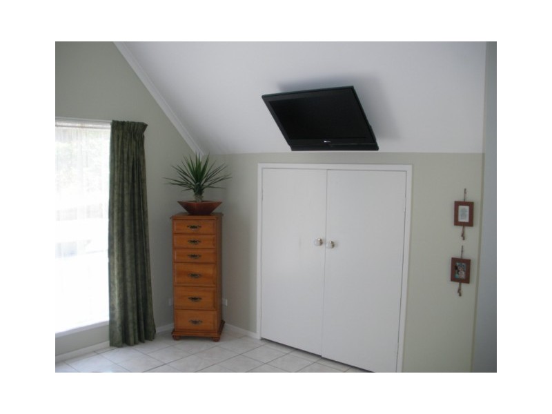 17 KOONWARRA PDE, Macleay Island QLD 4184