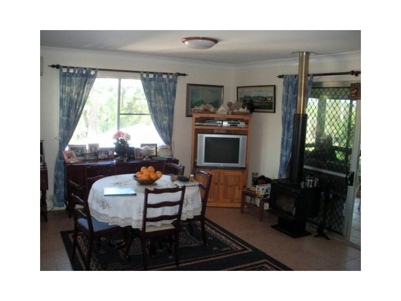 1  BLUE VISTA ST, Macleay Island QLD 4184