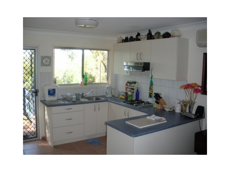 1  BLUE VISTA ST, Macleay Island QLD 4184