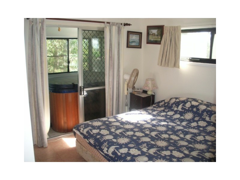 1  BLUE VISTA ST, Macleay Island QLD 4184