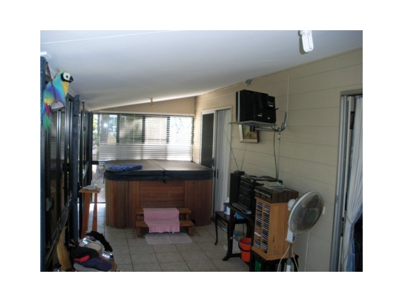 1  BLUE VISTA ST, Macleay Island QLD 4184