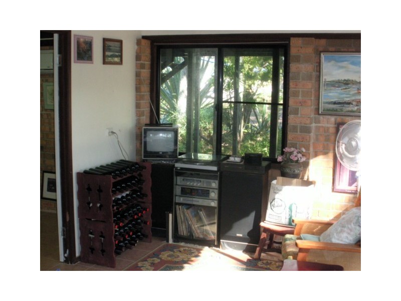 1  BLUE VISTA ST, Macleay Island QLD 4184