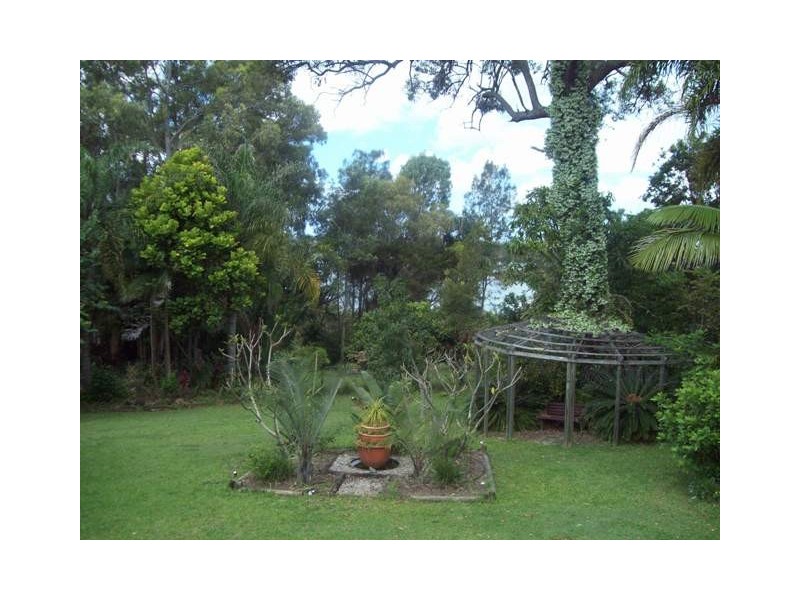 70-74 FRANCIS RD, Macleay Island QLD 4184