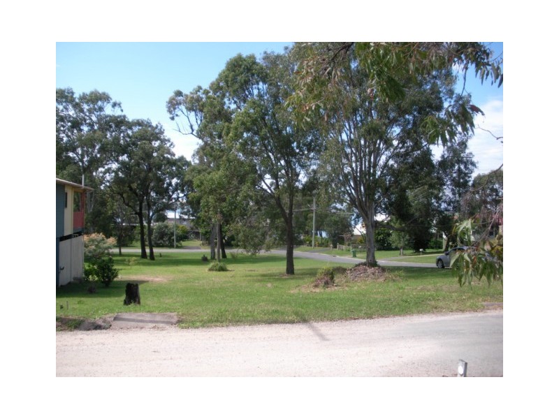 2 ALKIRA ST, Macleay Island QLD 4184