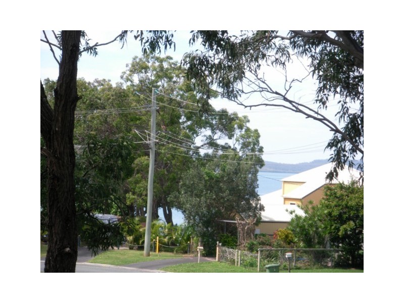 2 ALKIRA ST, Macleay Island QLD 4184