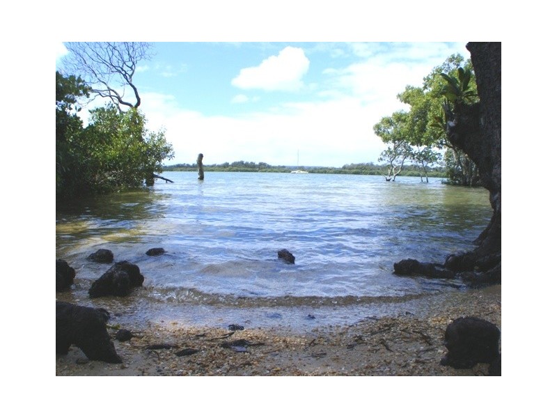 35 Jan St, Macleay Island QLD 4184
