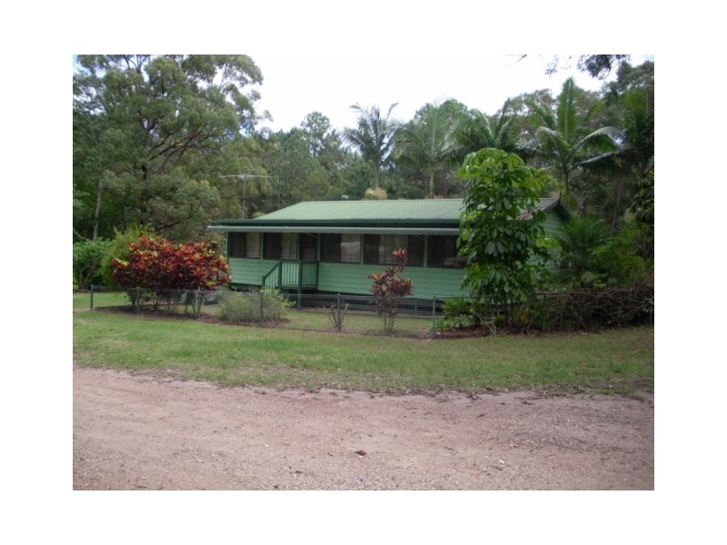 16  DERWENT ST, Macleay Island QLD 4184