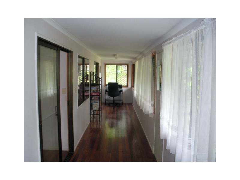 16  DERWENT ST, Macleay Island QLD 4184