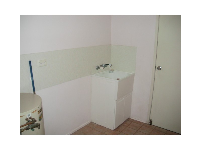 16  DERWENT ST, Macleay Island QLD 4184