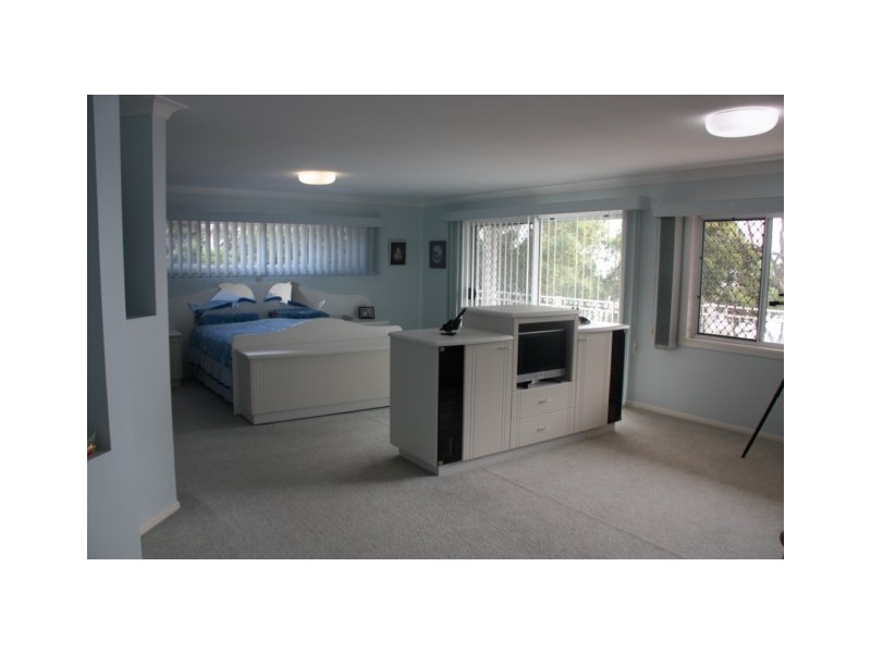 115 BEELONG ST, Macleay Island QLD 4184