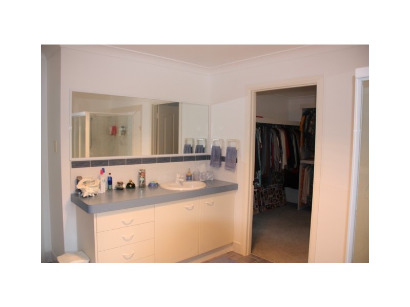 115 BEELONG ST, Macleay Island QLD 4184