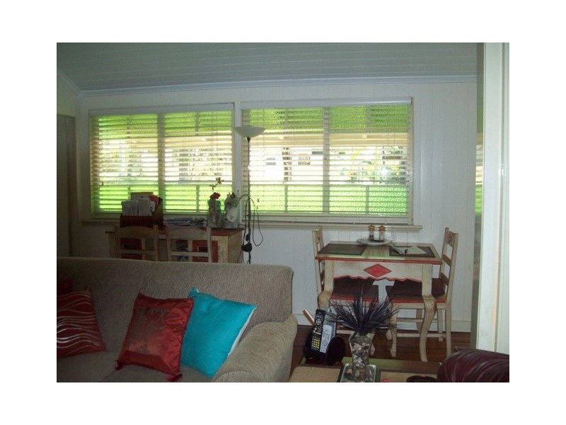 21-23  Columbia  Street, Macleay Island QLD 4184