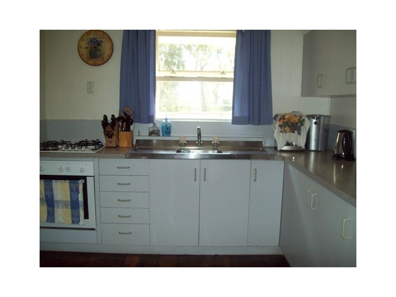 21-23  Columbia  Street, Macleay Island QLD 4184