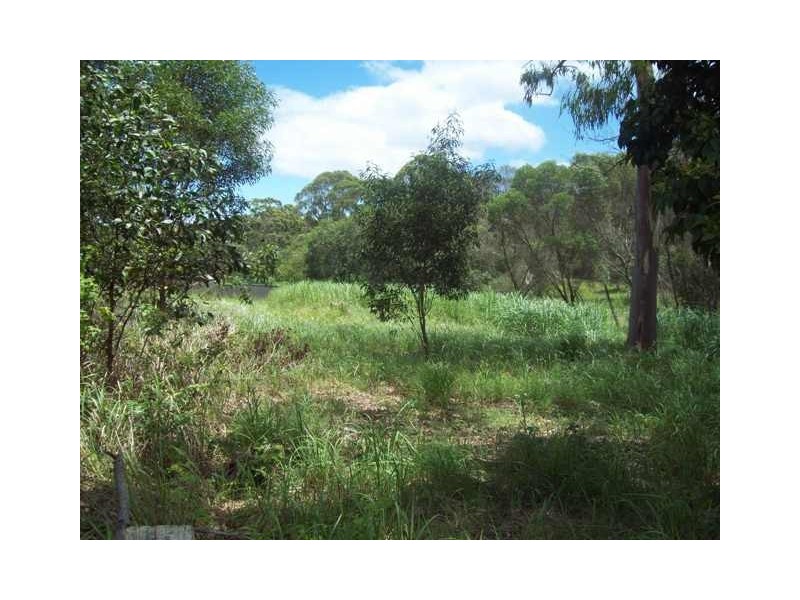 11 Eastern Road, Macleay Island QLD 4184