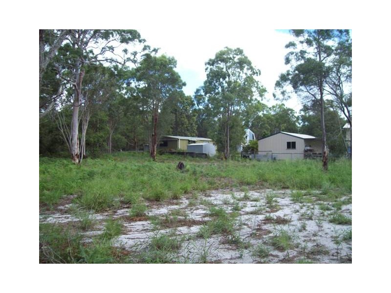 18-20 Kestrel Street, Macleay Island QLD 4184