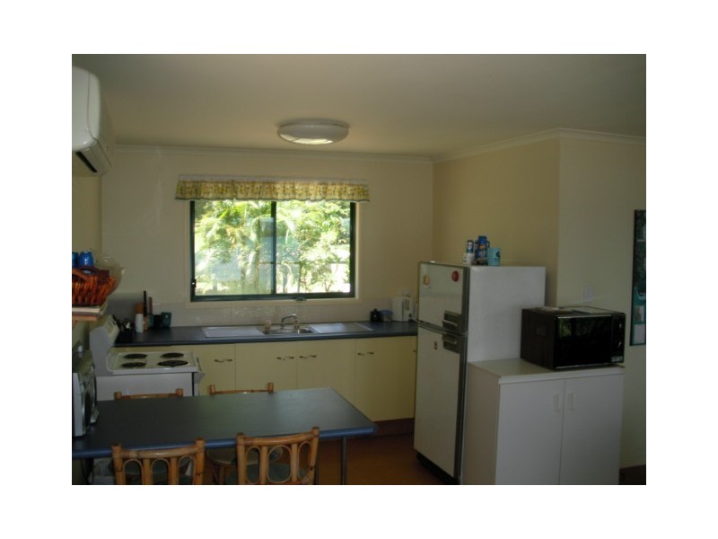 15 COAST RD, Macleay Island QLD 4184