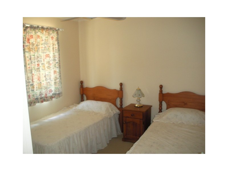 15 COAST RD, Macleay Island QLD 4184
