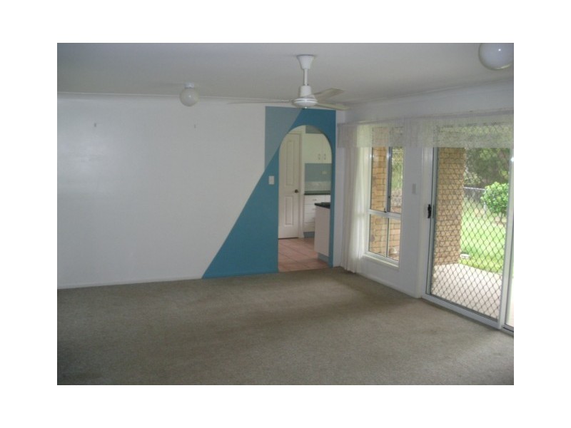 16  CALM WATERS CRES, Macleay Island QLD 4184