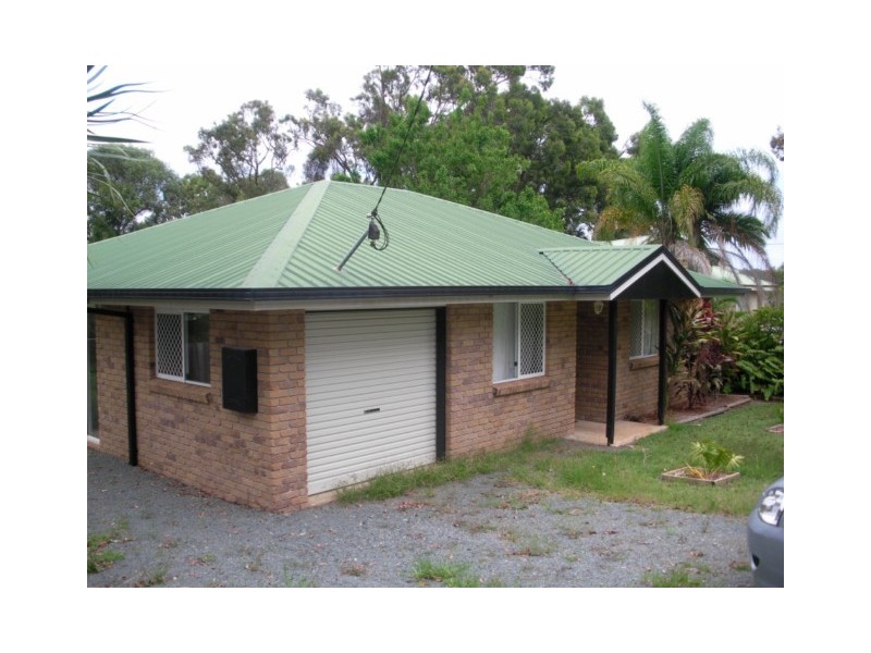 16  CALM WATERS CRES, Macleay Island QLD 4184