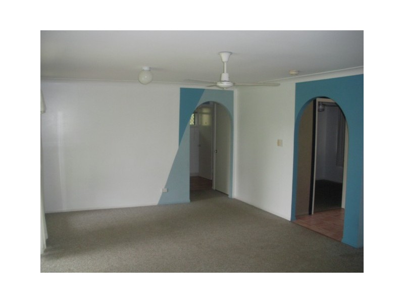 16  CALM WATERS CRES, Macleay Island QLD 4184