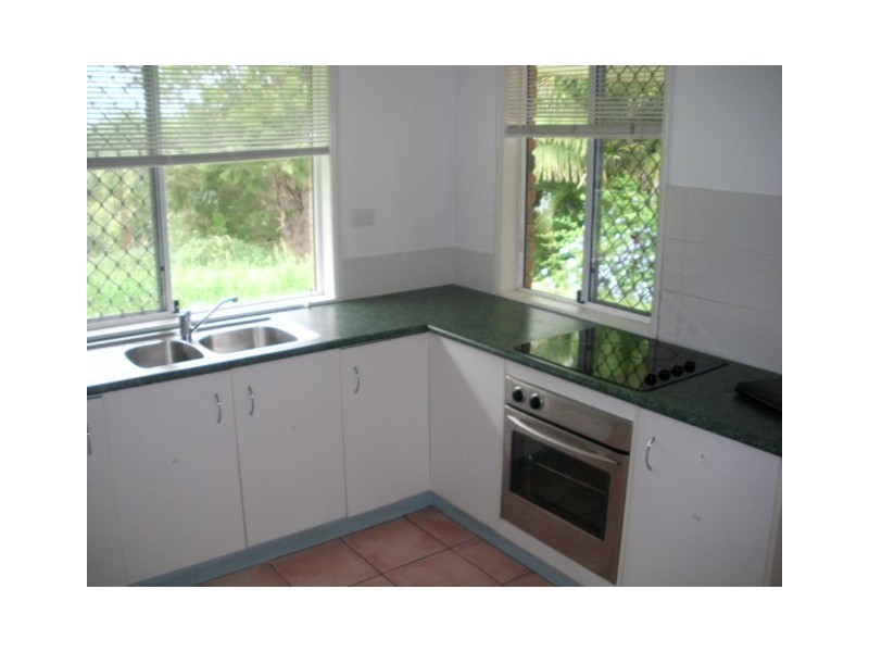 16  CALM WATERS CRES, Macleay Island QLD 4184
