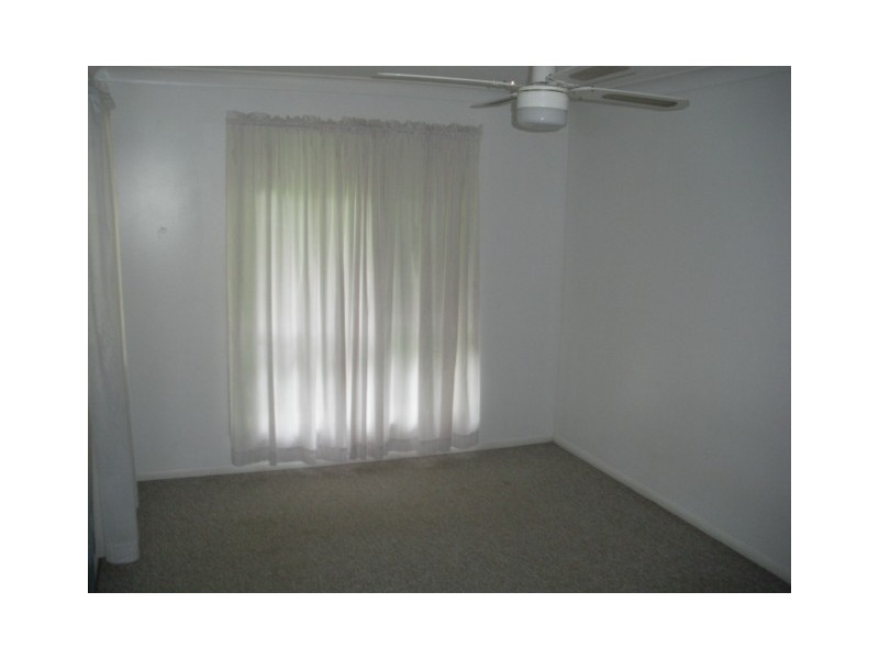 16  CALM WATERS CRES, Macleay Island QLD 4184